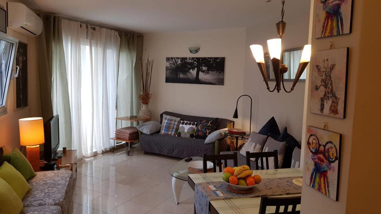 Israel Marina Village, Garden Vacation Apartment Herzelia エクステリア 写真