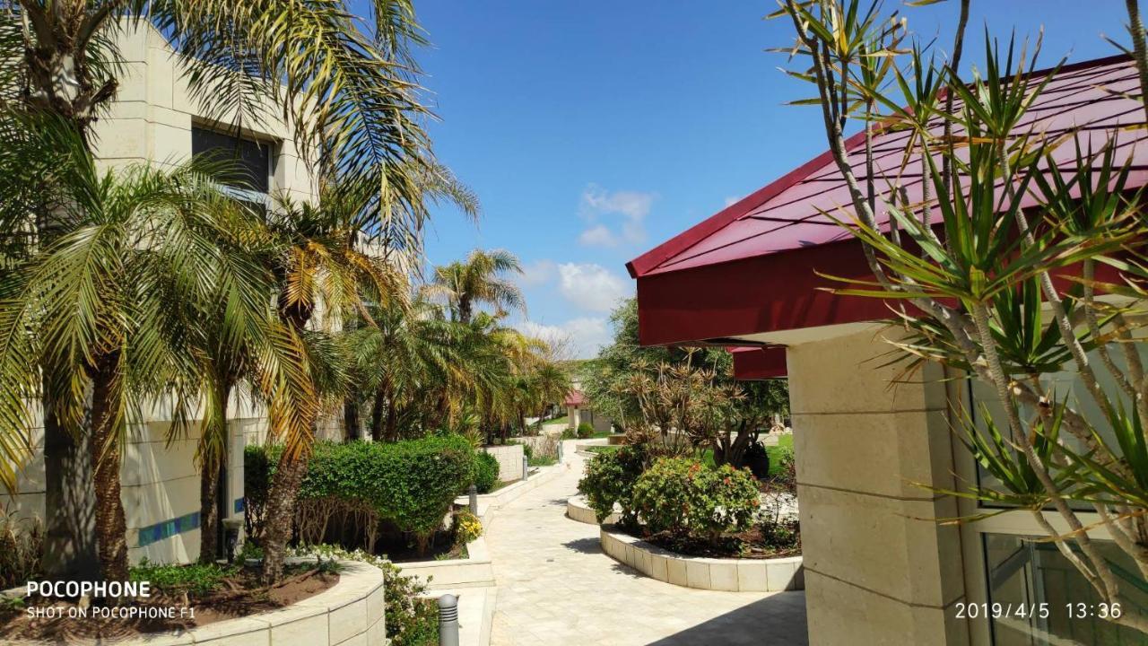 Israel Marina Village, Garden Vacation Apartment Herzelia エクステリア 写真