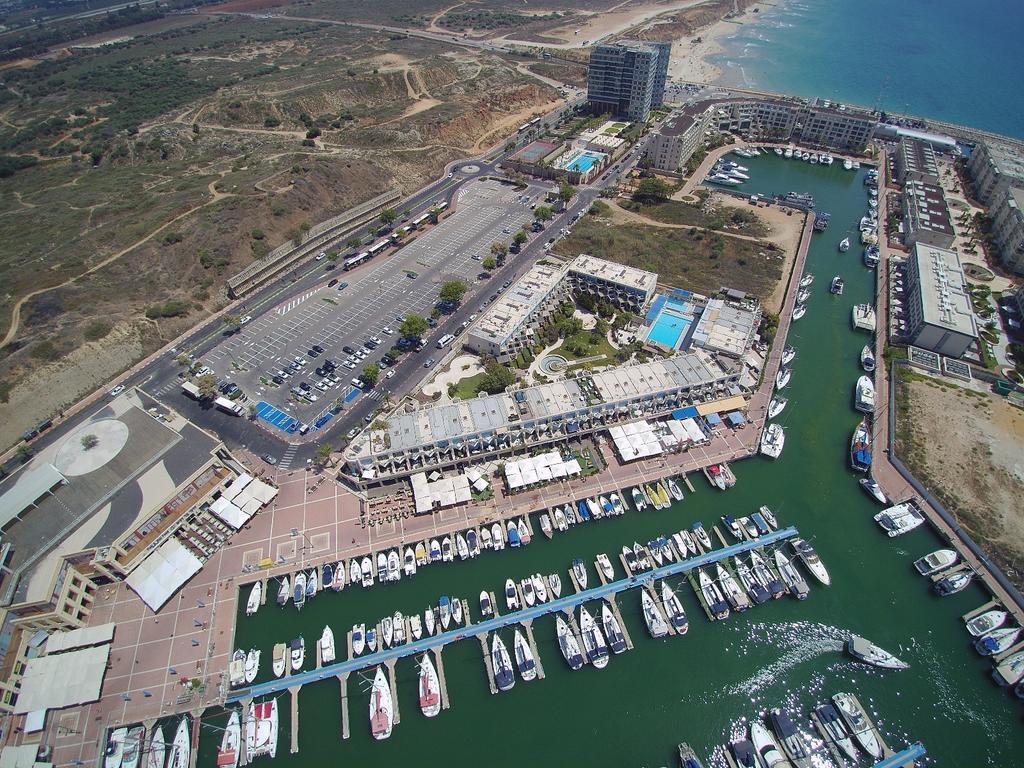 Israel Marina Village, Garden Vacation Apartment Herzelia エクステリア 写真