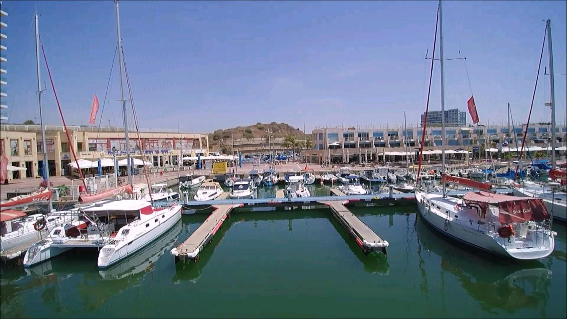 Israel Marina Village, Garden Vacation Apartment Herzelia エクステリア 写真
