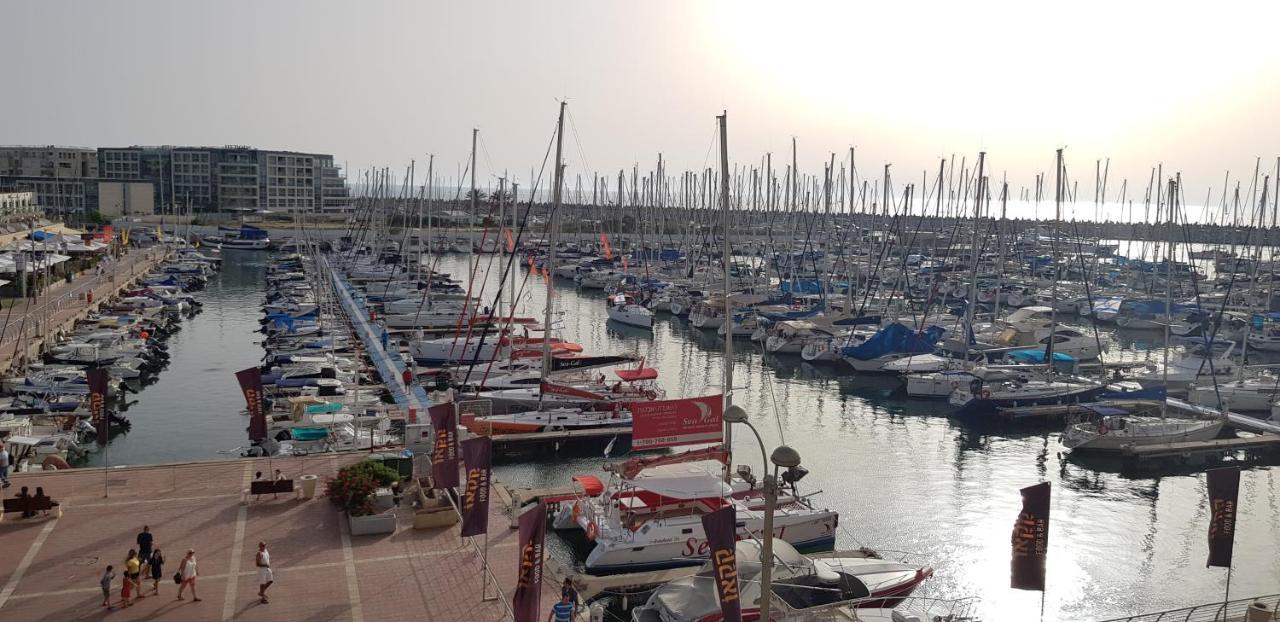 Israel Marina Village, Garden Vacation Apartment Herzelia エクステリア 写真